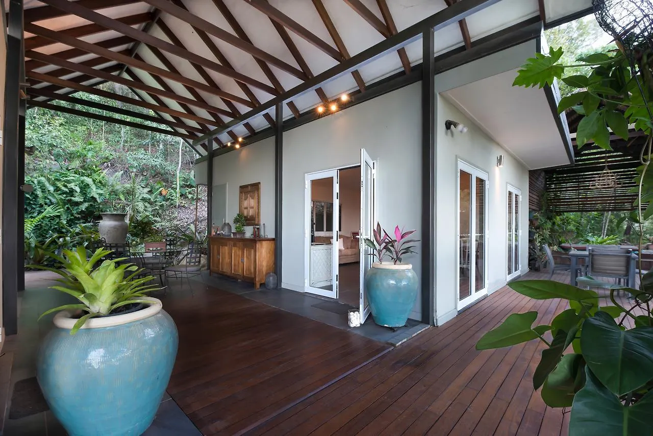 Sapphire Ridge Villa Palm Cove Holiday home